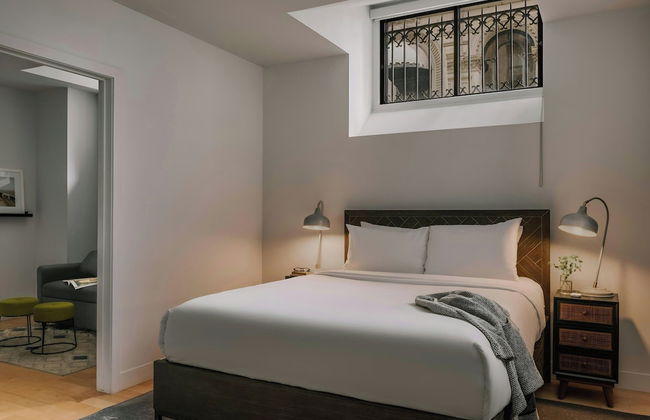 Sonder by Marriott Bonvoy Le Victoria Apartments Old Montreal - Photo 12