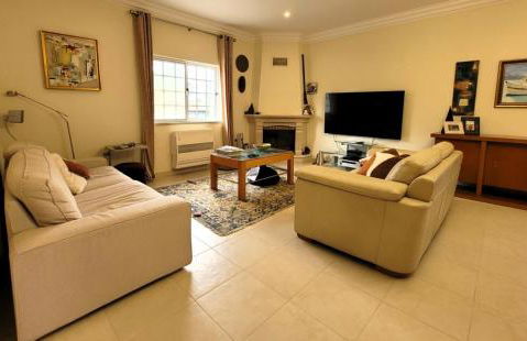 Villa soleada con total tranquilidad - Photo 16