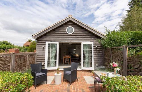 The Artist's Studio at Meadow Cottage - Photo 22