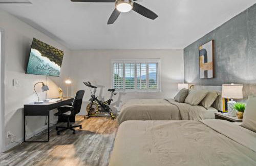 Entire Private Home with 4 Bedrooms 2 Bathrooms, 6 Beds, Hot Tub, King Bed, 6 Parking, Big Yard, Available Now - Foto 40