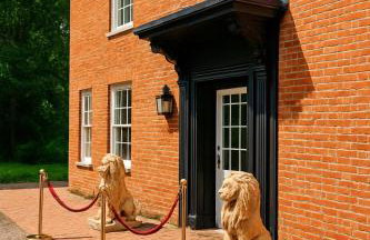 Luxury Grand Windsor Mansion Private 5 Acres & Helipad - Photo 15