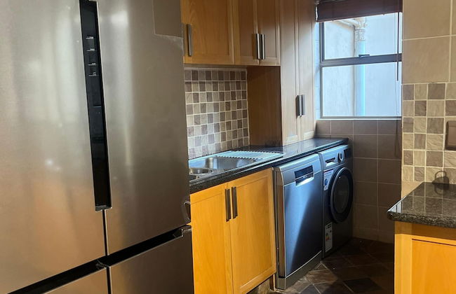 Bryanston Luxurious 4-Bed Villa - Photo 8