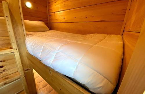 B3 NEW Awesome Tiny Home with AC Mountain Views Minutes to Skiing Hiking Attractions - Foto 25