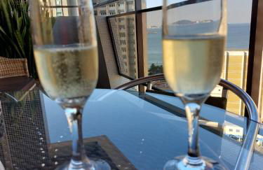 Guarujá, Astúrias, 3 Suítes, 1 quadra da praia - Foto 1