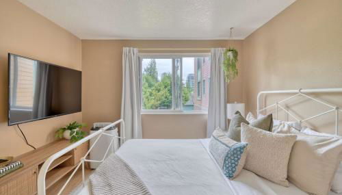 Stay Portland - Adorable Bright 1 Bed Near OHSU - Photo 2