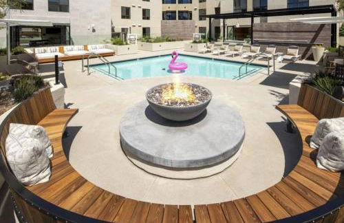 Snazzy 3BR Apt Hollywood with Pool & Spa - Foto 56