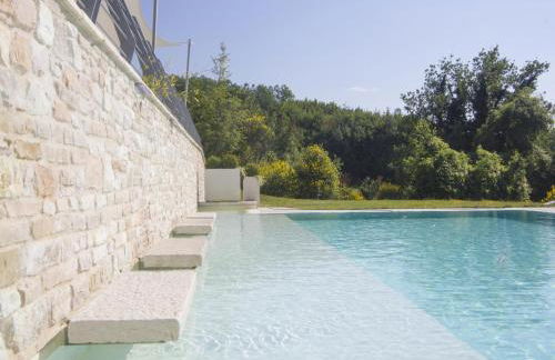 Chic Villa in Acqualagna with Hot Tub in Pool & Private Garden - Foto 60