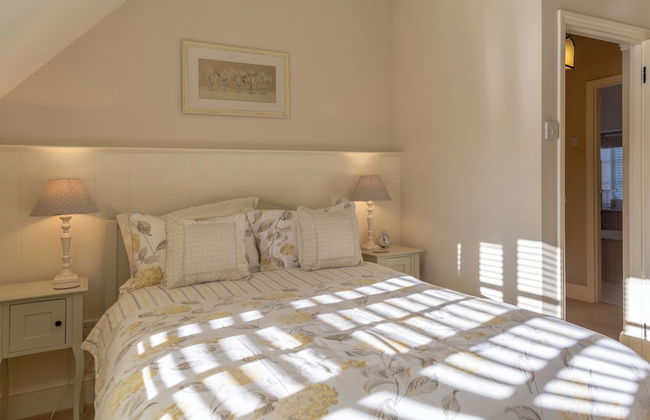 Jasmine Cottage-2BD in Heart of Bourton - Photo 9