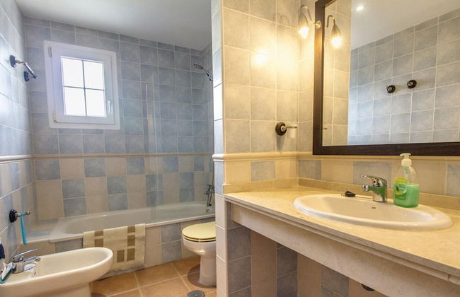 3 Bed Beach Apartment With Views Isla Canela - Foto 13