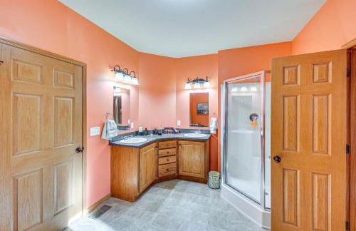 5 Mi to Town Mtn-View Gem with Deck in Hot Springs - Foto 14