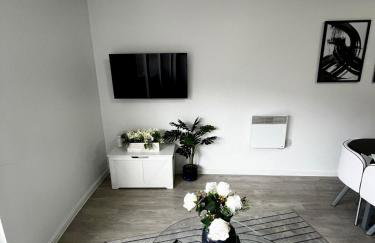 Serene 2-Bed Flat with Canal Views - Coop Live & Ethiad - Foto 5