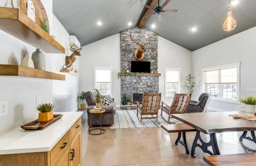 Family Retreat with Fire Pit and Yard in Mineral City - Foto 1