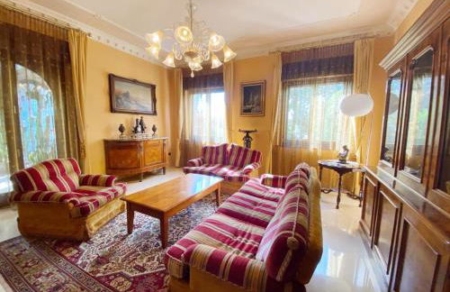 Private Luxury Villa with Pool - Foto 12