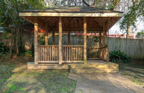 The Broadway Bungalow Walk to Riverwalk Dining! - Foto 7