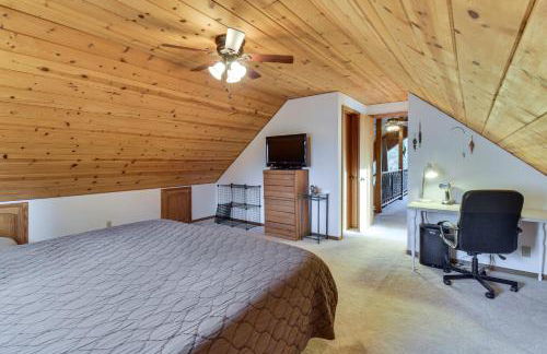 Deck and Wooded Views 5-Acre Auberry Retreat! - Foto 20