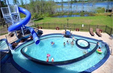 Lakefront Mansion on 10 Acres - Sleeps 15-45 - Foto 12