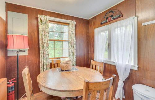 Secluded Lakefront Gem on 300 Acres in Webster - Foto 8