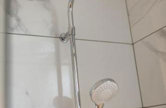 LE DAUPHIN - Place parking privée gratuit - WIFI et TV - Foto 30