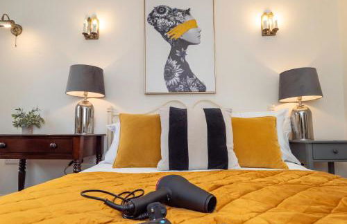 Heron Stays Bath- Charming Village Cottage with Parking, Garden, Just 3 Miles to Bath Centre, Sleeps 5 - Photo 7