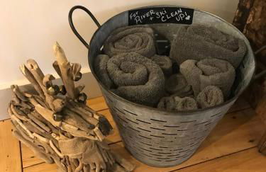 Entire Enchanting, Light-Filled 1830 Farmhouse - Foto 52