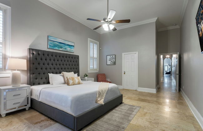 Modern 3BR Condo With Pool - Foto 9