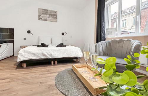 Balnéo privée & cinéma XXL - Logement premium à Tourcoing - Foto 6
