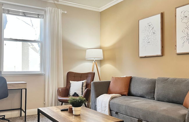 Relaxing 2-br Apt With Pool Hot Tub Gym - Photo 6