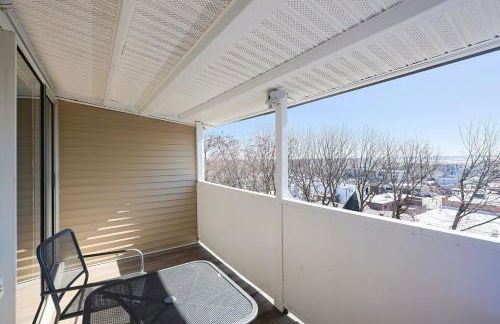Eastie Roomy 3BR with Easy City and Airport Access - Foto 10