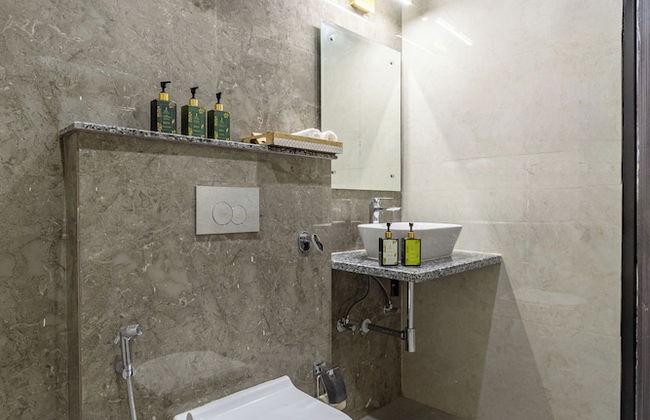 ELIVAAS 5 BHK With Pvt Pool - Zenora - Foto 52