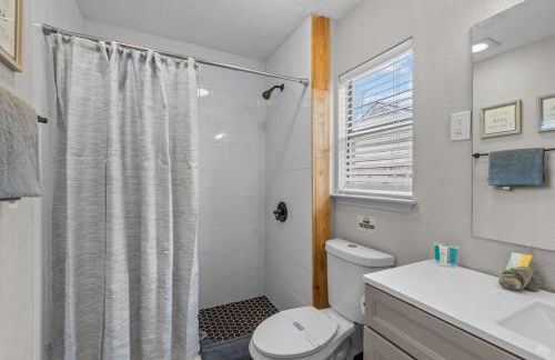 DFW Retreat - Pool, Spa & Minutes to Dallas & Fort Worth - Photo 14