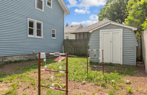 Roomy Central Hub, Games, Fire Pit & Downtown Fun - Foto 48