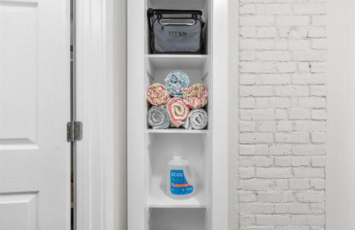 Waterfront Renovated Apartment - Foto 16