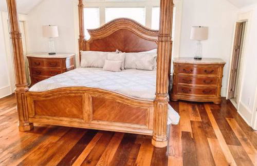 The Gator Manor – 6 Bedrooms Walk to UF / Stadium - Foto 4