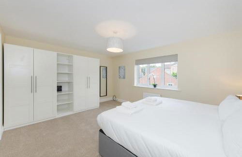 Stunning Garden House with Free WIFI and Parking - Foto 29