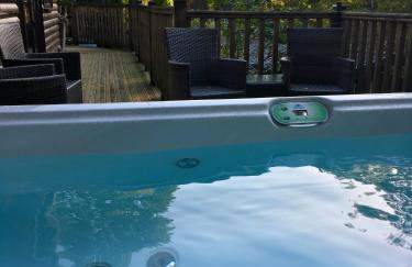 Mistletoe One Luxury Lodge with Hot Tub Windermere - Photo 51