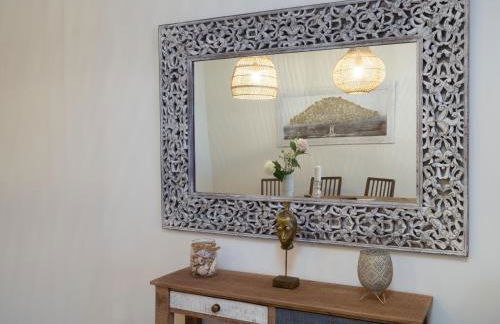 Amazing Two Bedroom Apartment in Los Flamingos, Marbella - Photo 24