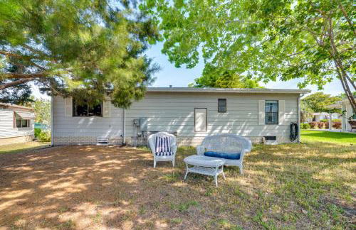 Golf and Pool Access Home with Yard in Lady Lake - Foto 17