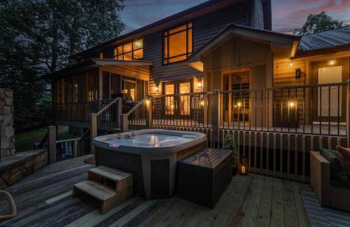 Monarch's Roost Luxe Cabin w Hot Tub and Sauna 10 Min to Helen - Foto 35