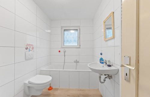 Worker Apartments Oberboihingen near Stuttgart, Nürtingen, Autobahn A8, Parking,Wifi,Smart,Smart TV - Foto 39