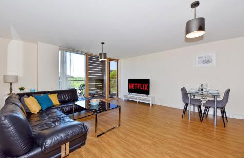 The Vizion serviced apartments from Pincott Properties - free parking, private balcony, and WiFi - Photo 8