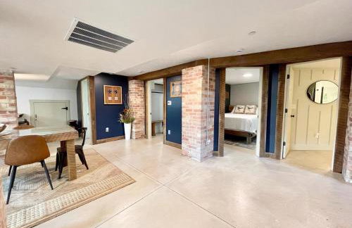 Historical Boiler Maker - Downtown Muskegon - Foto 26