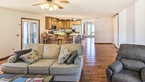 Country Home with Fire Pit 40 Mi to Nashville! - Foto 5