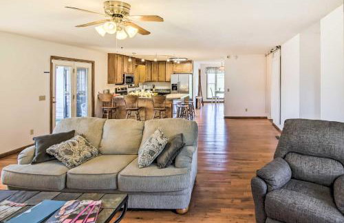 Country Home with Fire Pit 40 Mi to Nashville! - Foto 5