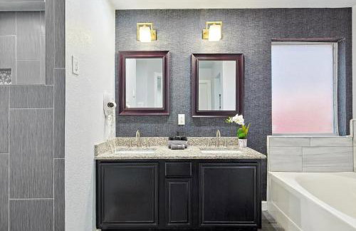 5BR Holiday Getaway in DeSoto with Pool, Hot Tub & Cinema - Foto 23