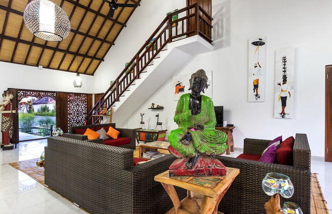 Villa Candi Kecil Empat by Villa Finder - Foto 25