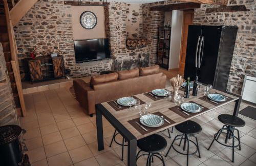 maison quartier médiéval au pied du château FOUGERES - Foto 1