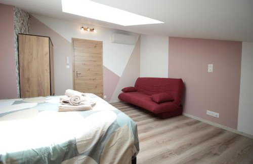 Verdun Centre - Full climatisation - 3 chambres - 7 couchages - 10 personnes - Parking Proche - Terrain 800m2 - Balnéothérapie - Air de jeux extérieurs - TOP CONFORT - Géré par PrestaZen'Services - Photo 26