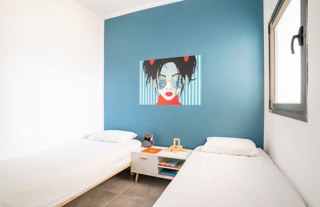 Vibrant Seaside Stay with Balcony by Sea N' Rent - Foto 3