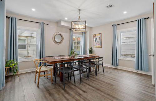 Beautifully Renovated 6BR 2BA 2 Blocks to Beach - Foto 47