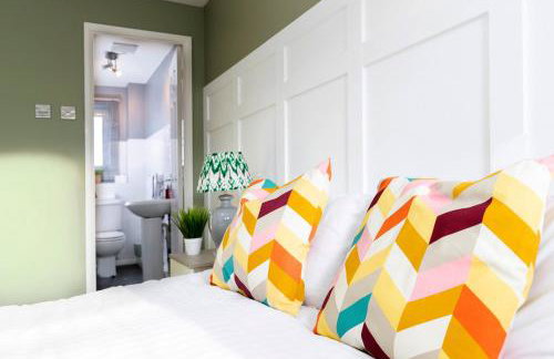 Stylish 3BR Contractor Friendly Long Stays - Photo 5